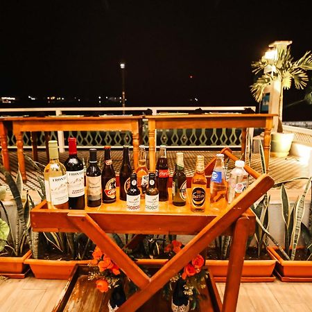 Hotel Peten Флорес Экстерьер фото