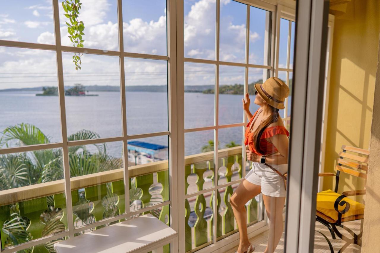 Hotel Peten Флорес Экстерьер фото