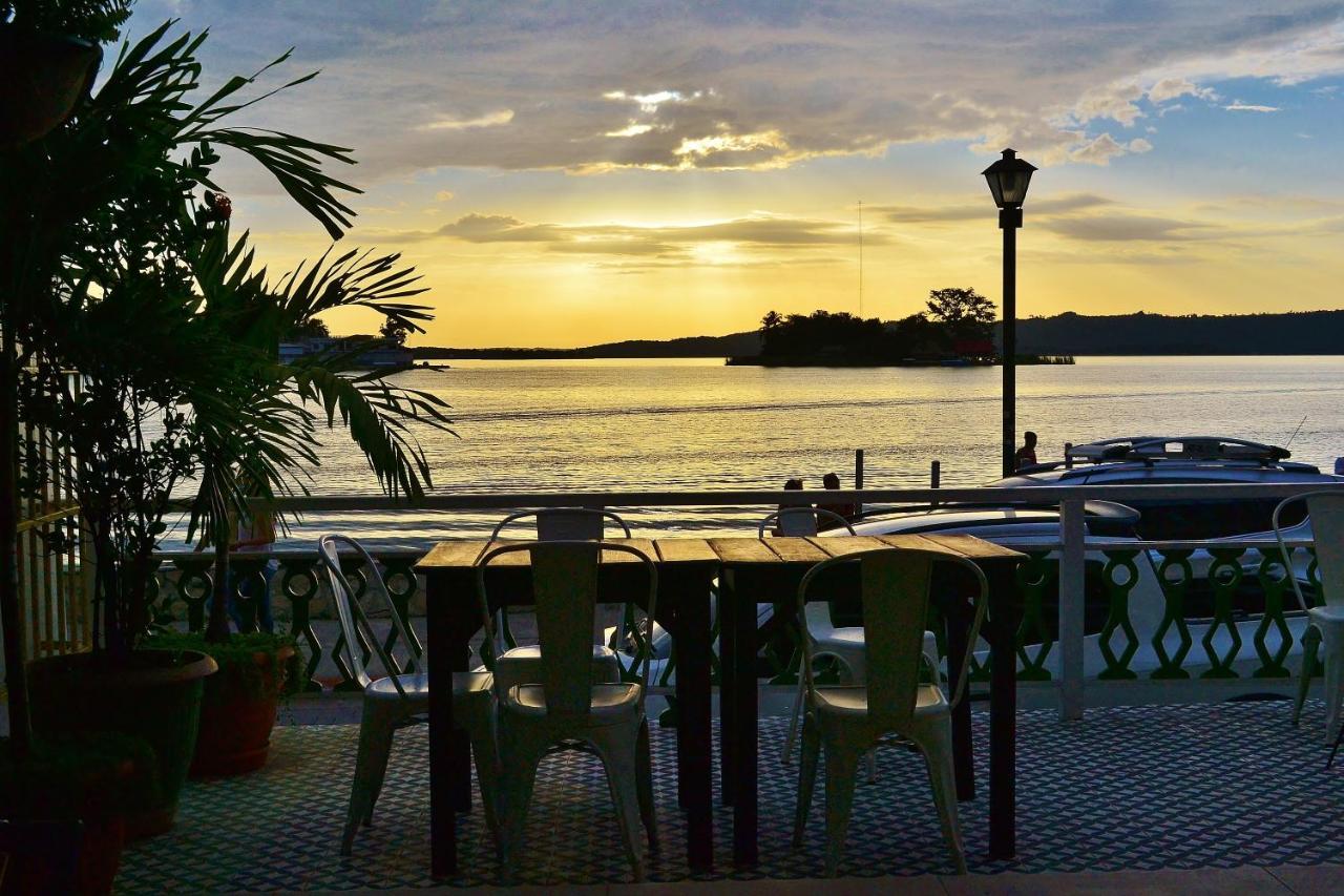Hotel Peten Флорес Экстерьер фото