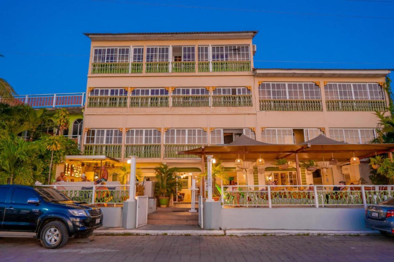 Hotel Peten Флорес Экстерьер фото