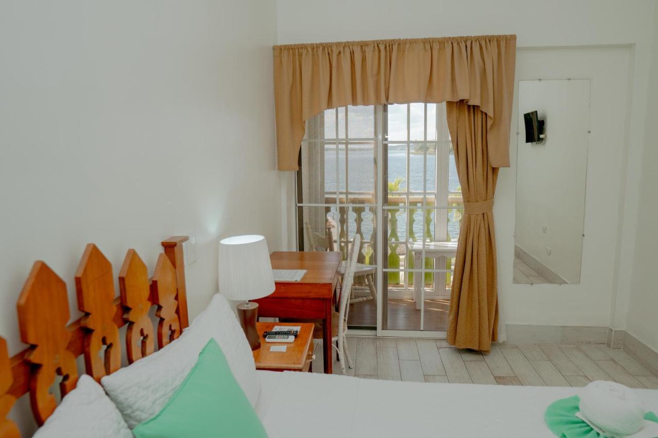 Hotel Peten Флорес Экстерьер фото